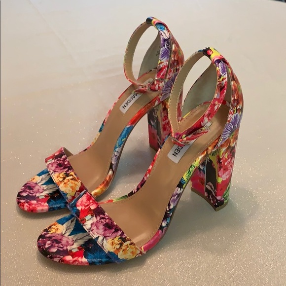 Steve Madden Shoes - NWOT Steve Madden Carrson Block Heel Sandal